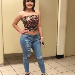 Low rise distressed jeans